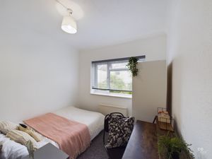 bed 3- click for photo gallery